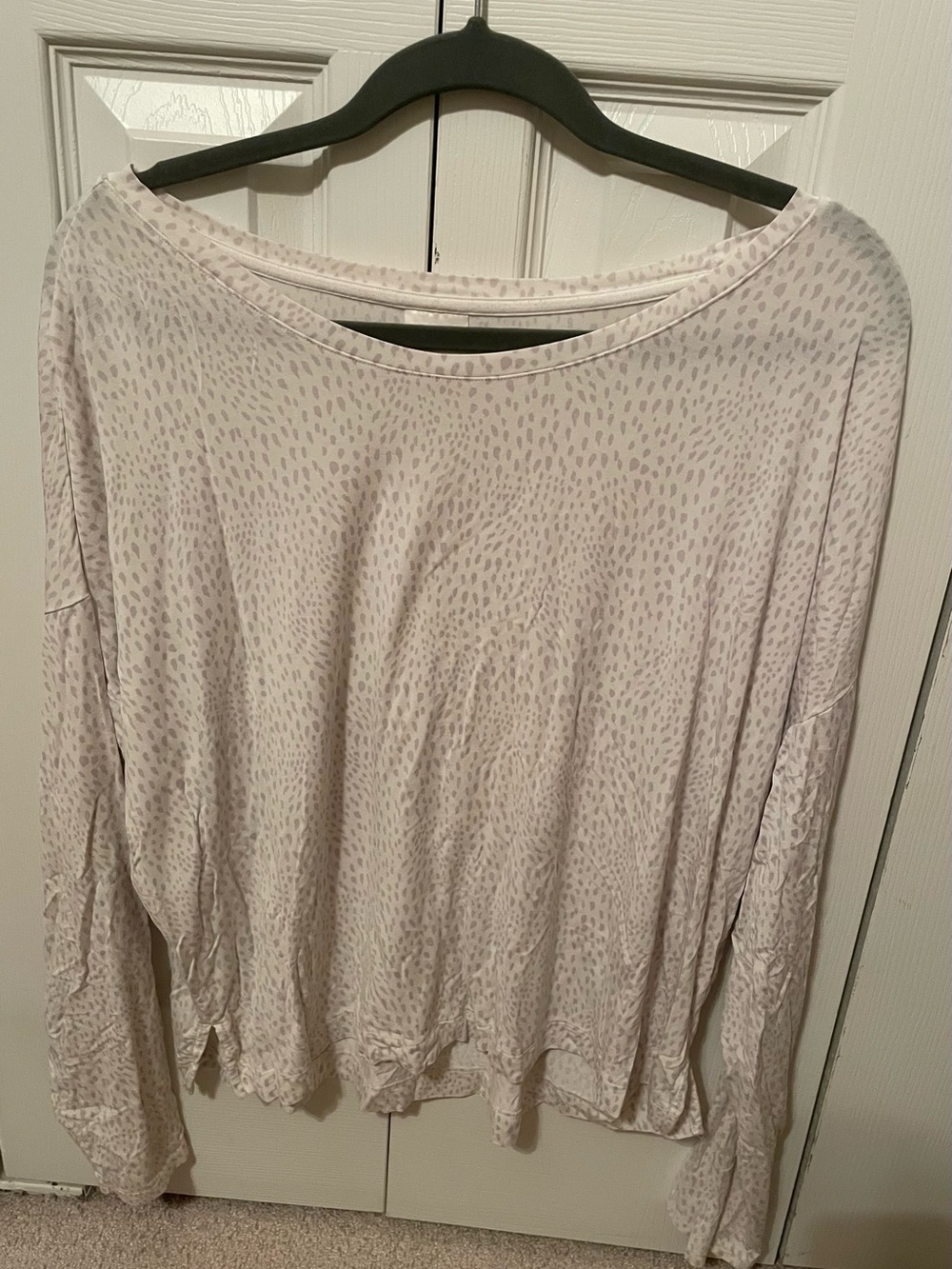 Soma White and Grey Leopard Print Long-Sleeve Lounge/Pajama Top
